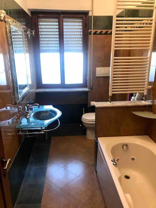 Large Close To The And Centre Apartment *