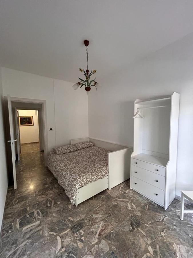 Large Close To The And Centre Apartment